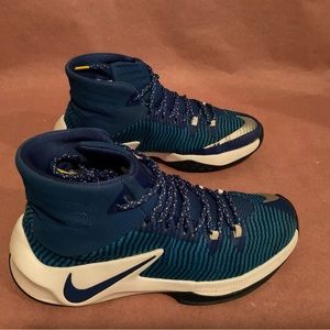 Men’s Nike Basketball Shoes Size 6.5M Blue #844372-444